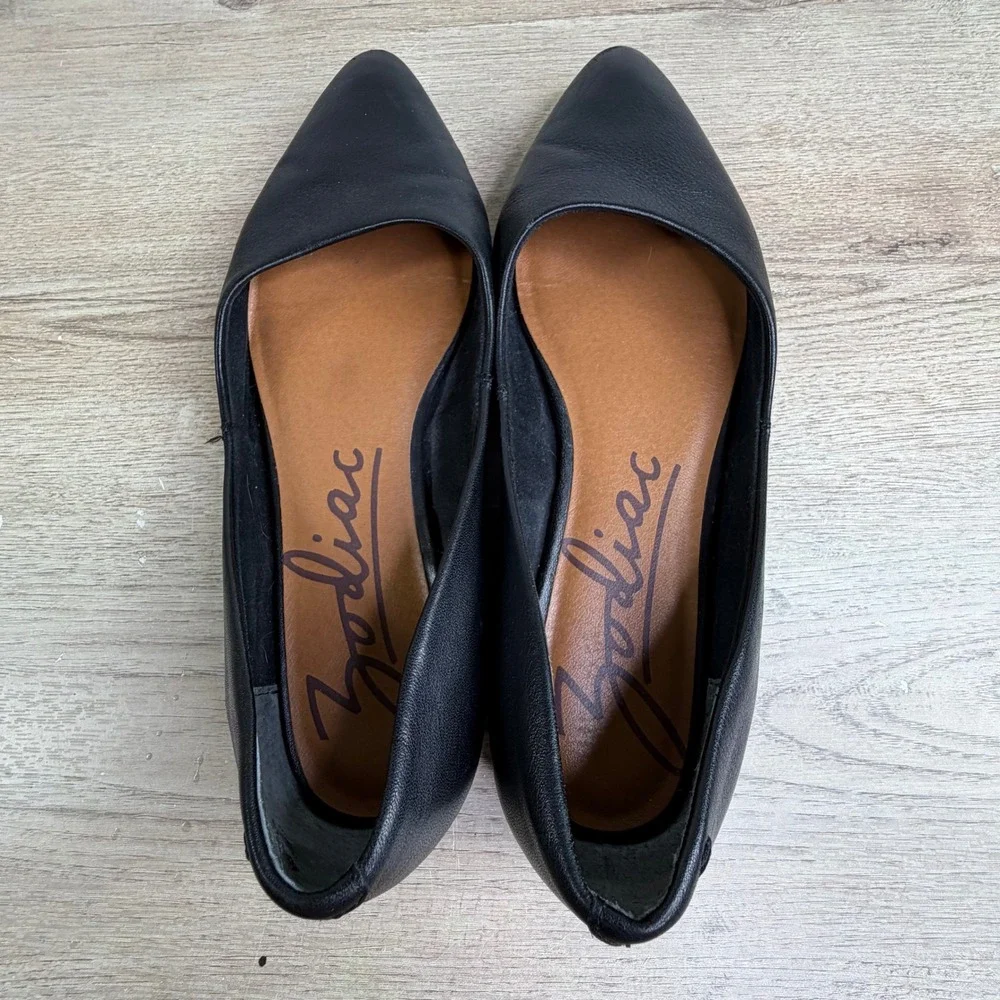 Zodiac Pointed Toe Black Leather Flats Size 8